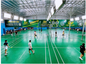 Hình ảnh thực tế Sân cầu lông TDT với 10 sân trong nhà